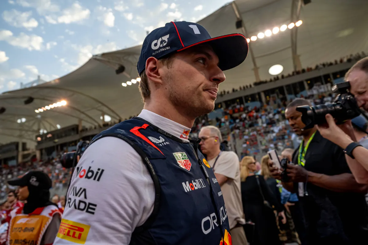 Red Bull-coureur Max Verstappen op de grid in Bahrein