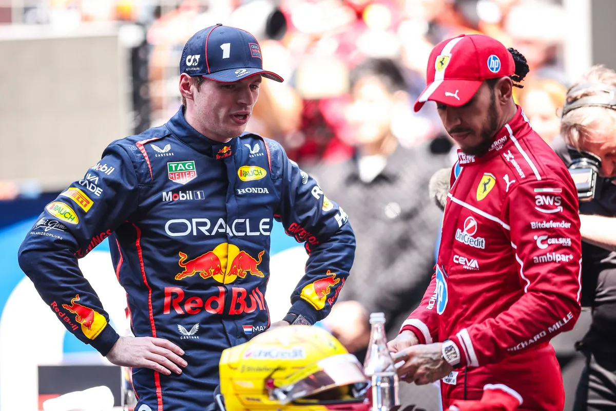 Max Verstappen en Lewis Hamilton in China
