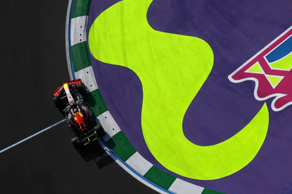 Red Bull-coureur Max Verstappen tijdens VT1 in Saoedi-Arabië