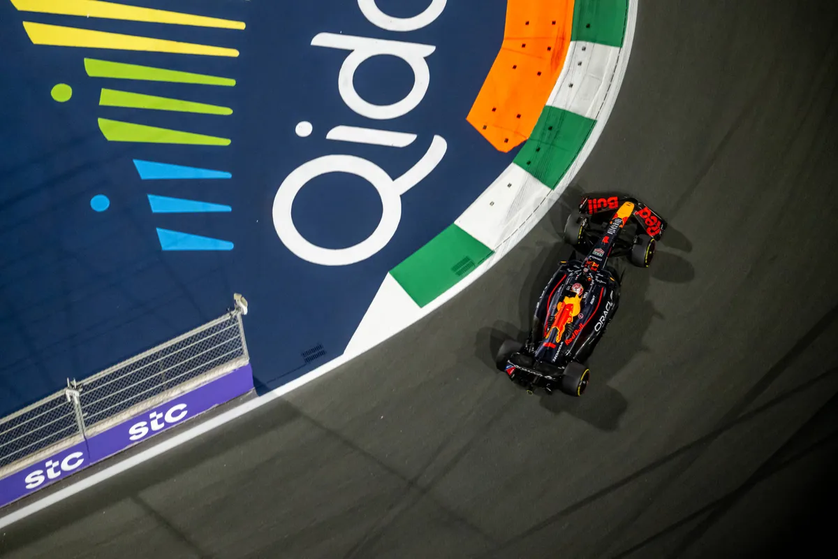 Red Bull-coureur Max Verstappen tijdens VT2 in Saoedi-Arabië