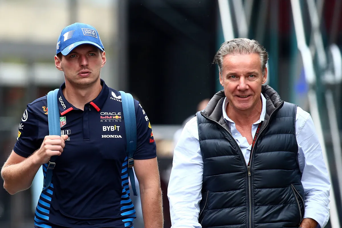 Red Bull-coureur Max Verstappen met manager Raymond Vermeulen