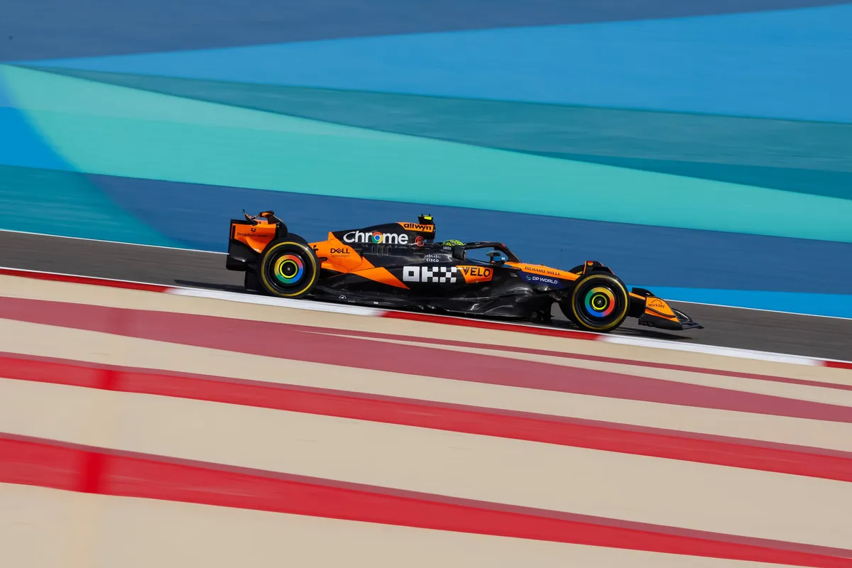 McLaren-coureur Lando Norris tijdens VT1 in Bahrein