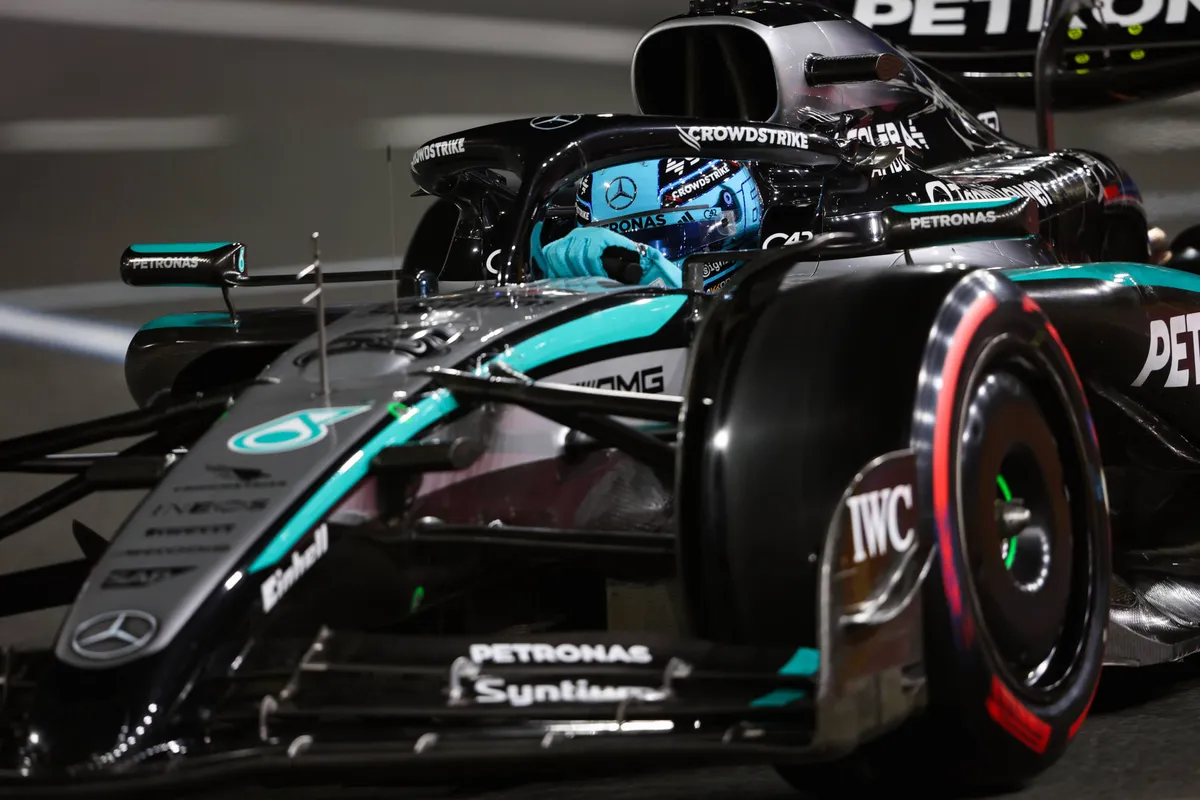George Russell voor Mercedes tijdens kwalificatie in Jeddah