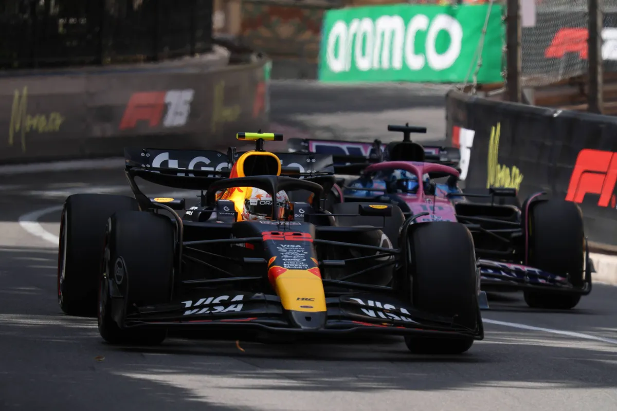 Yuki Tsunoda rijdt voor Pierre Gasly in Monaco