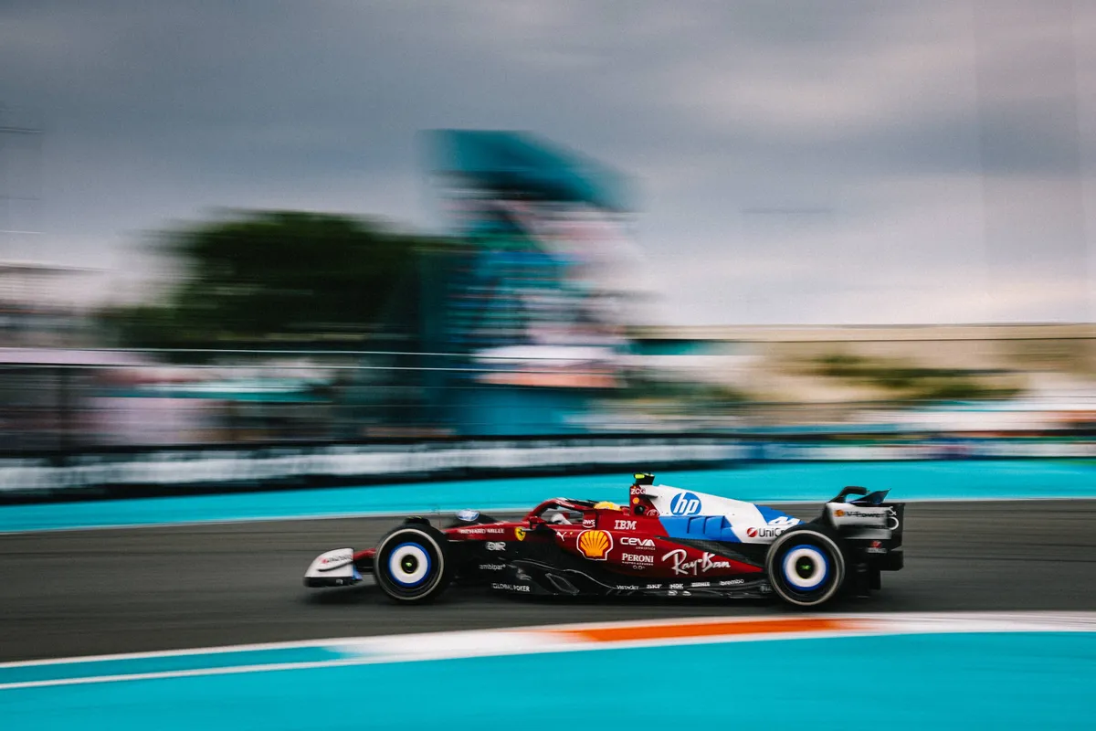 Lewis Hamilton voor Ferrari in Miami