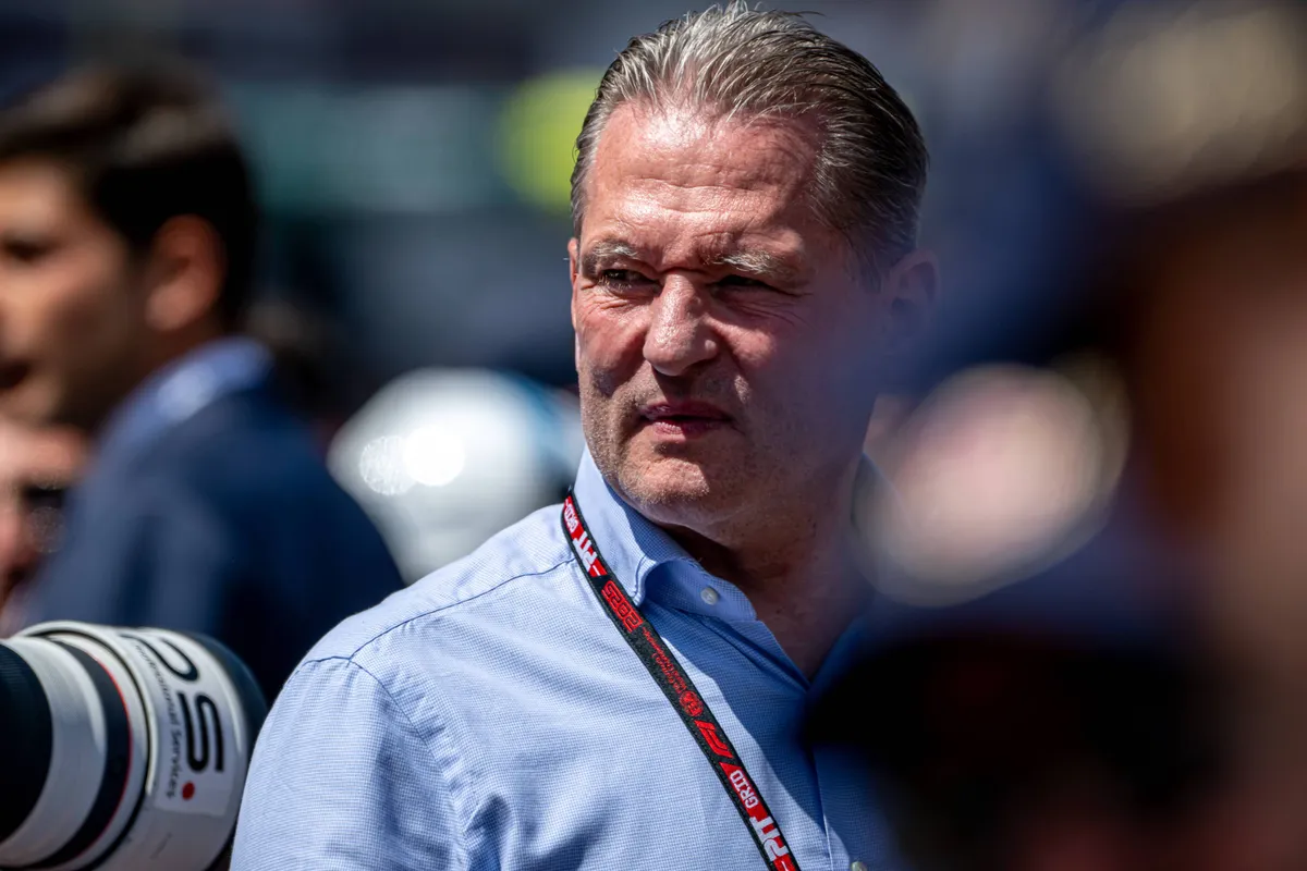 Jos Verstappen in de paddock in Monaco