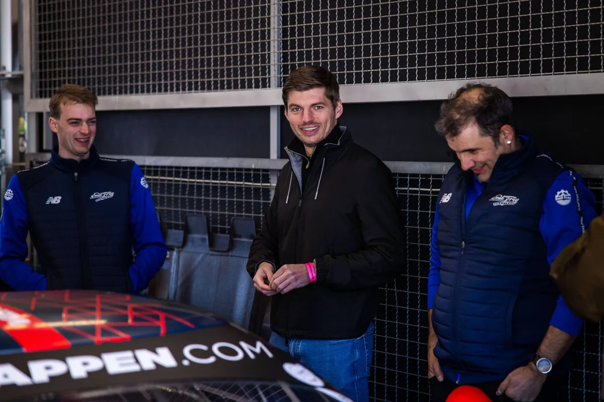 Red Bull-coureur Max Verstappen tijdens de NLS-test met Emil Frey Racing