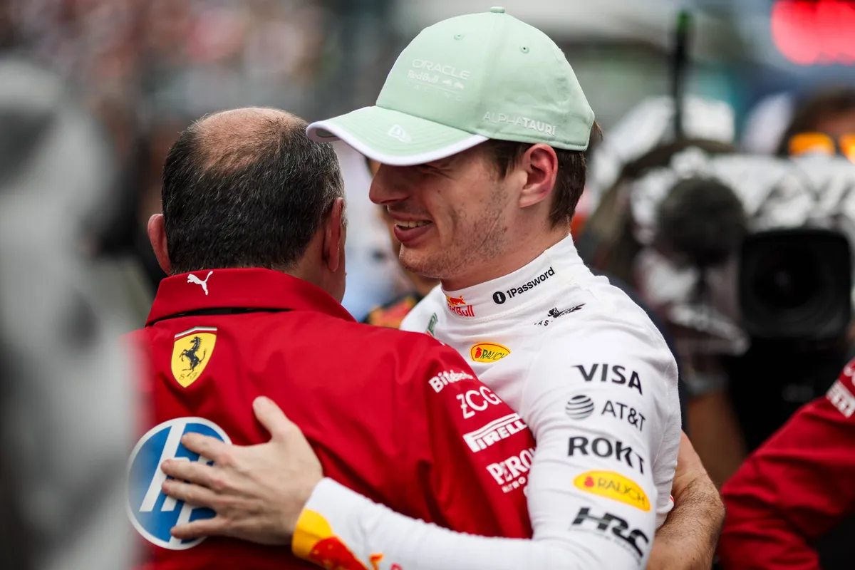Max Verstappen met Ferrari-teambaas Fred Vasseur