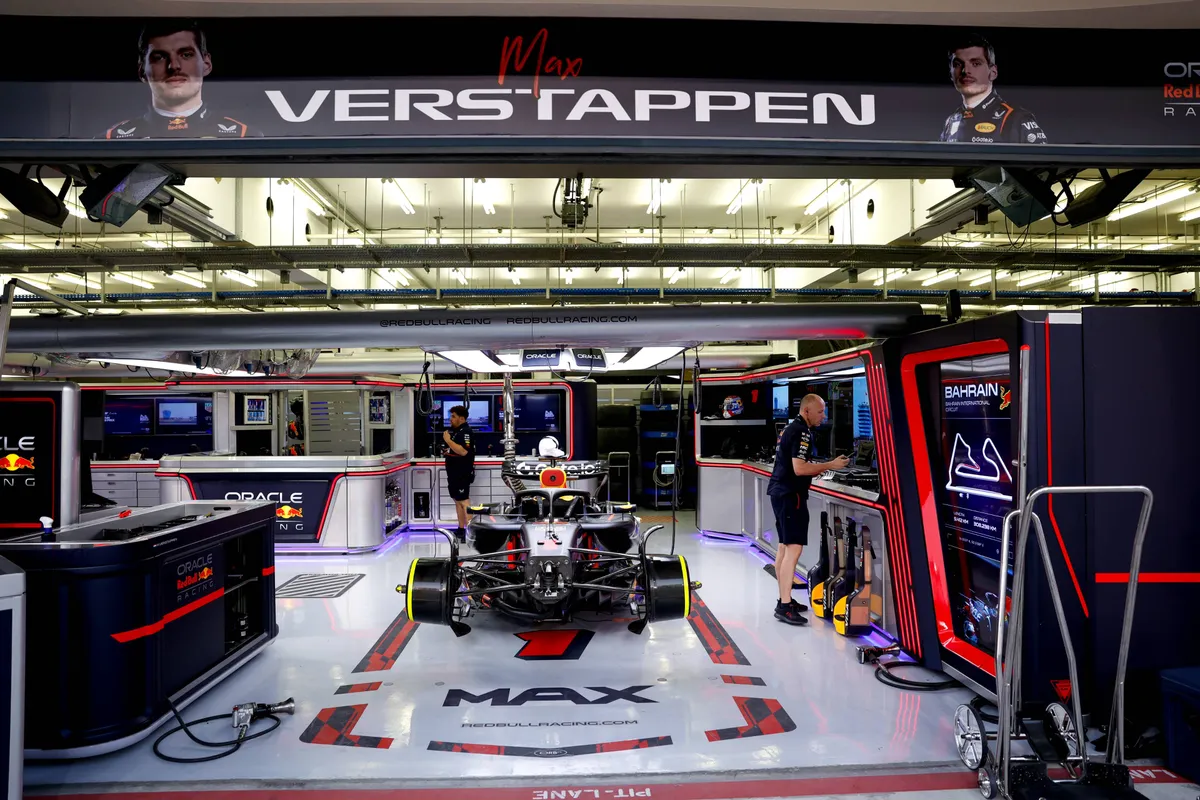 De garage van Red Bull-coureur Max Verstappen met de RB21