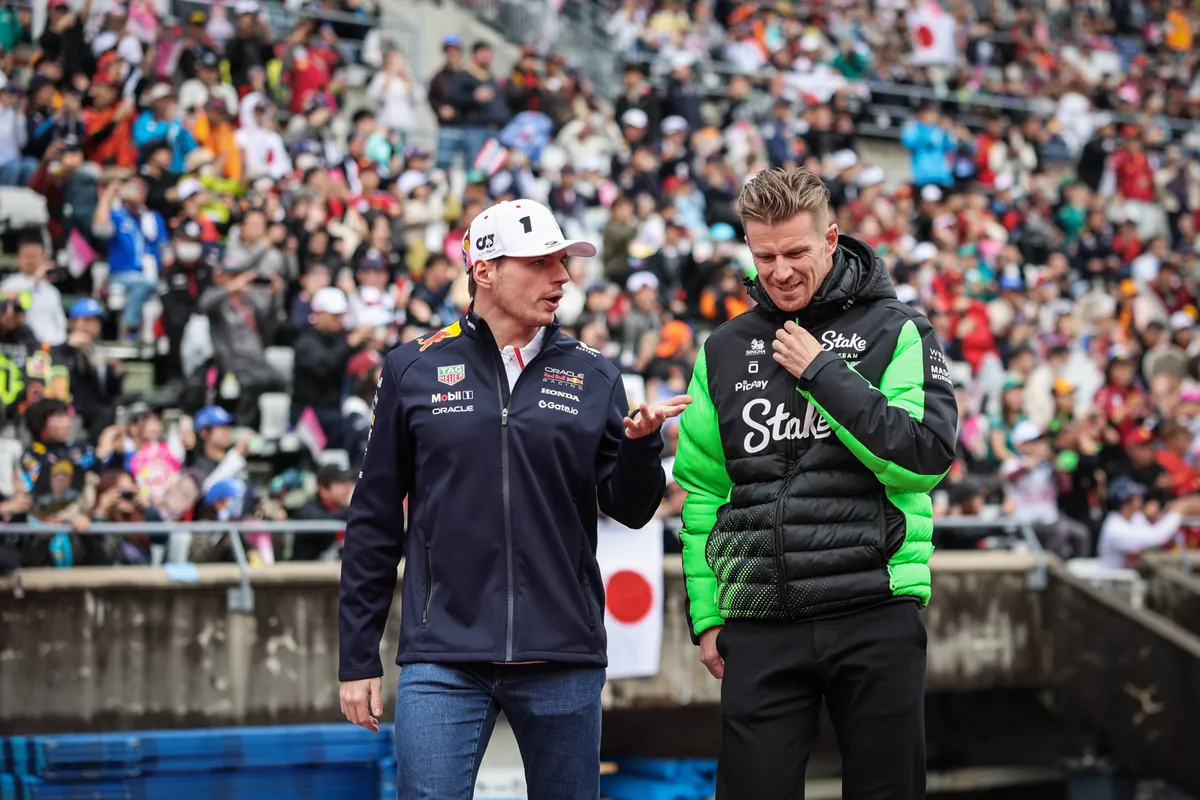 Red Bull-coureur Max Verstappen met Sauber-coureur Nico Hulkenberg