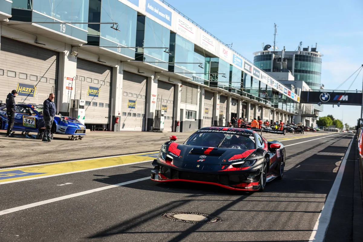 Max Verstappen komt voor Verstappen.com Racing in actie op de Nordschleife