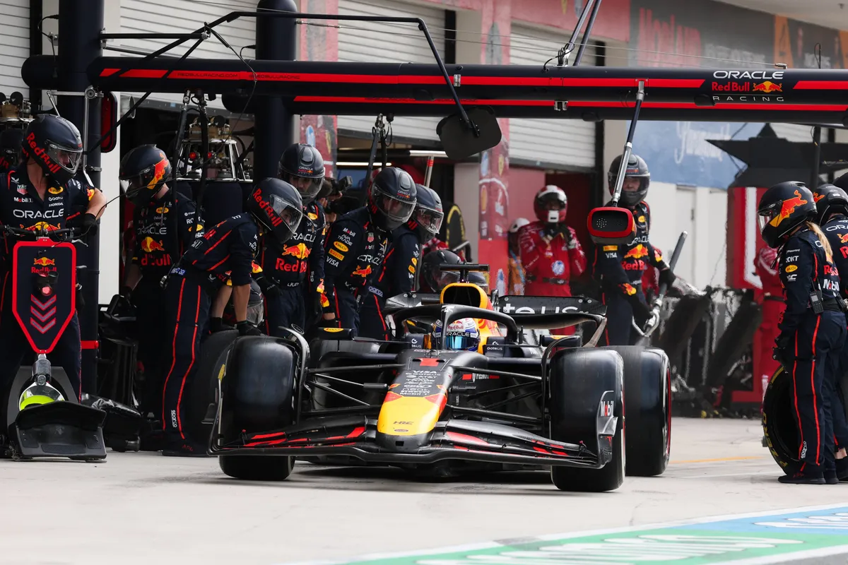 De pitstop van Max Verstappen tijdens de race in Miami
