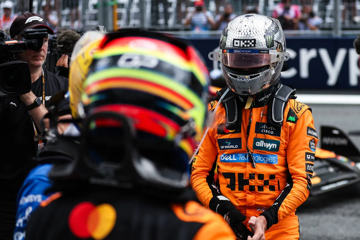 Lando Norris en McLaren-teamgenoot Oscar Piastri op de grid in Miami