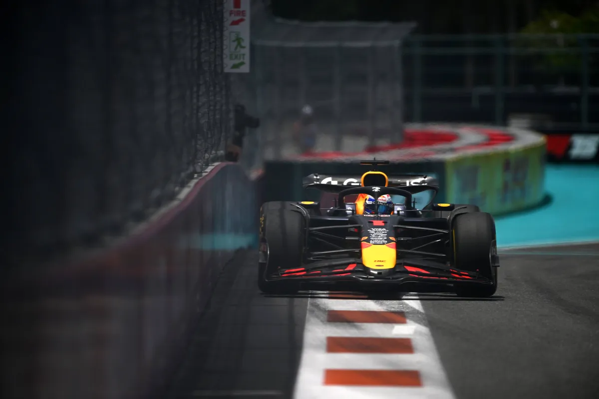 Red Bull-coureur Max Verstappen in de RB21 in Miami