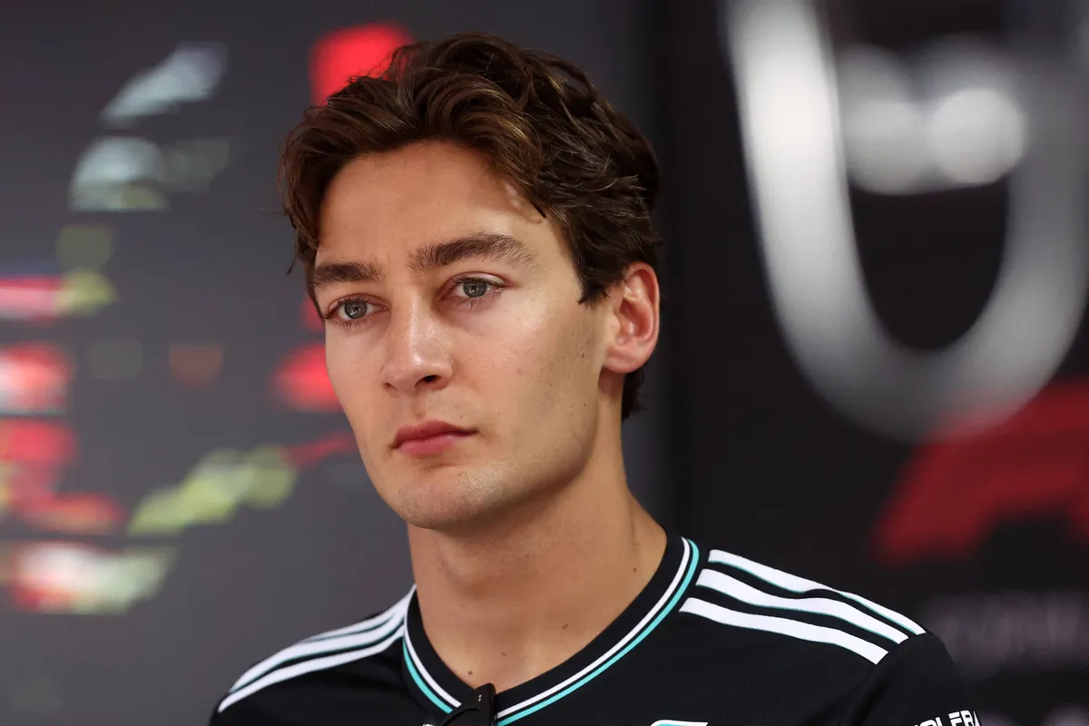 George Russell staat de pers te woord tijdens de GP van Monaco