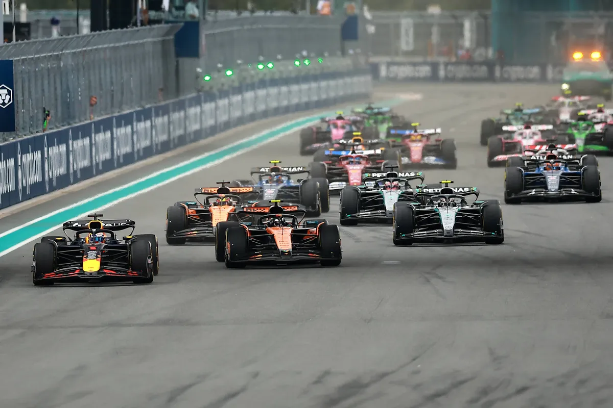 De start van de race in Miami
