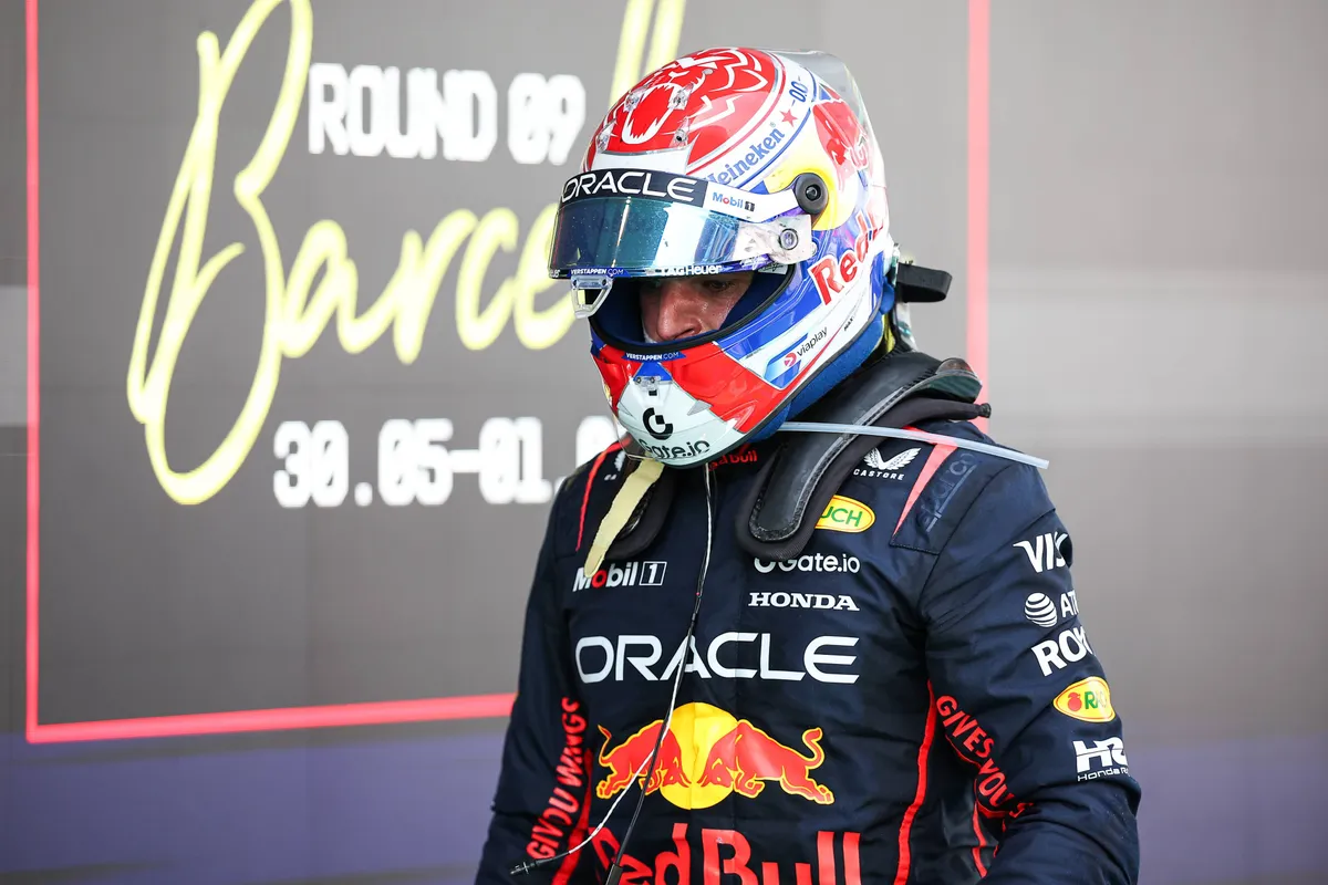 Red Bull-coureur Max Verstappen kwaad en verdrietig na de race in Spanje