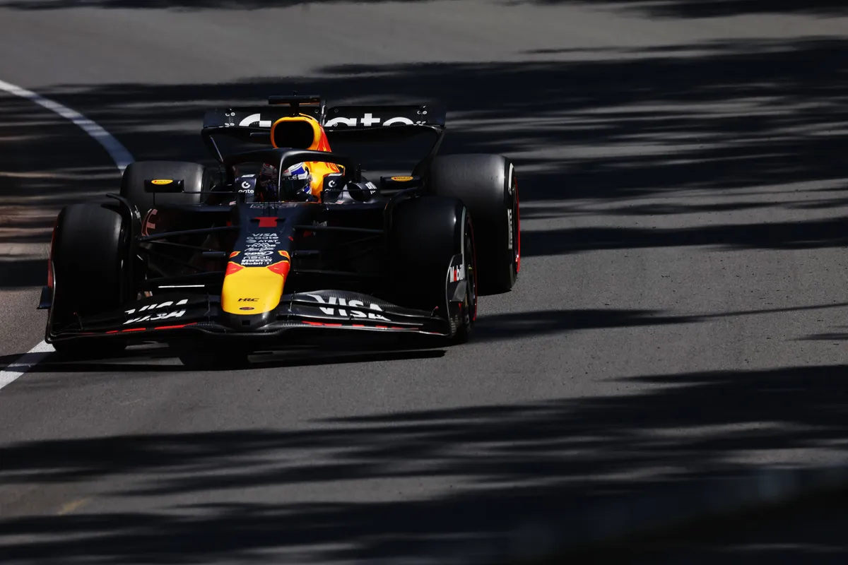 De Red Bull RB21 van Max Verstappen in de race in Canada
