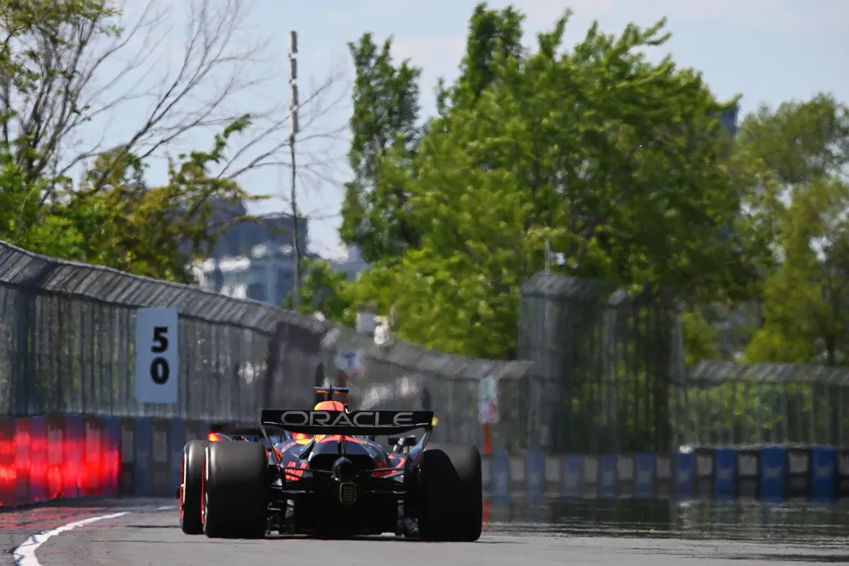 Max Verstappen tijdens de race in Canada