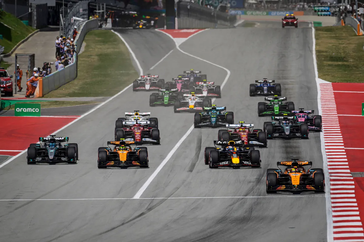 De start van de race in Spanje