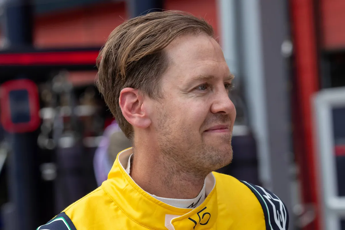 Sebastian Vettel na zijn demo-run in de McLaren MP4/8 van Ayrton Senna