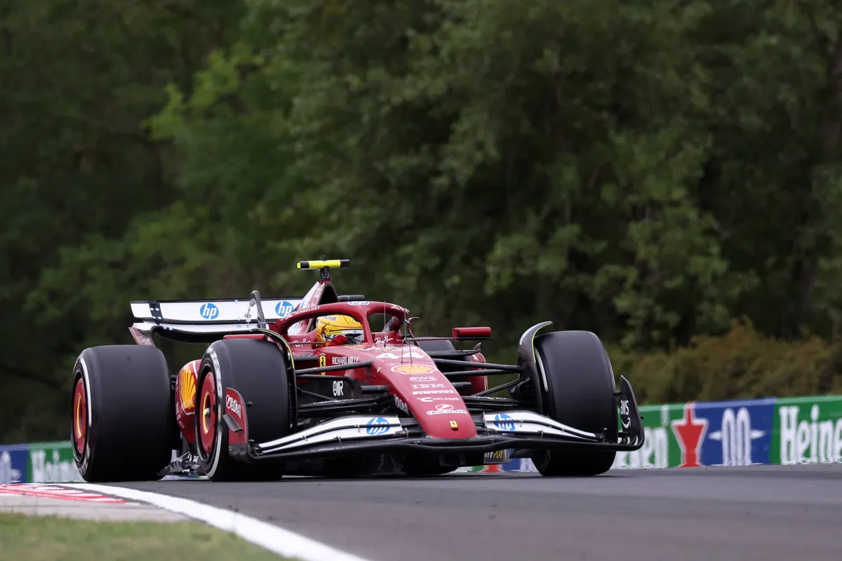 Ferrari-coureur Lewis Hamilton in Hongarije