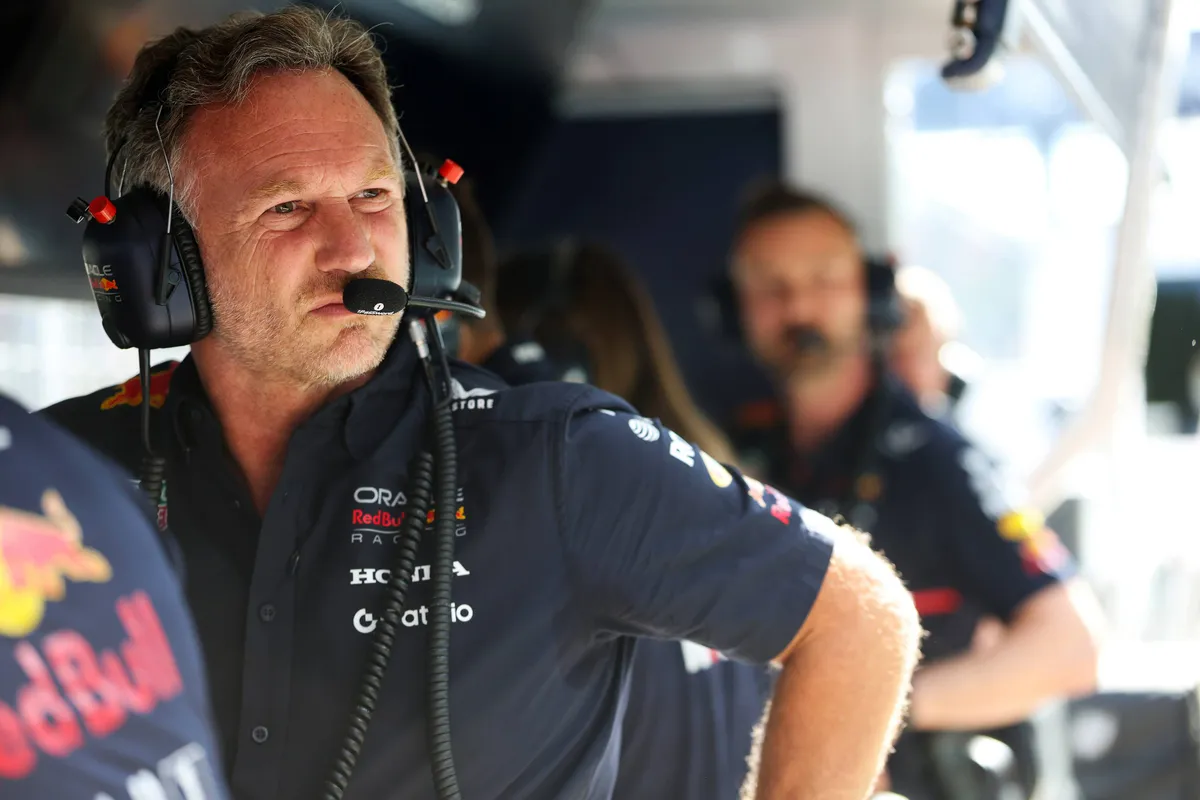 Voormalig Red Bull-teambaas Horner aan de pitmuur