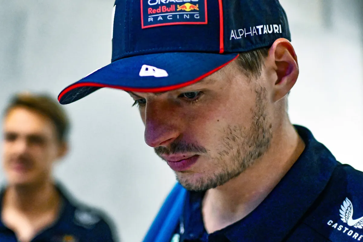 Een close-up van Max Verstappen in Hongarije