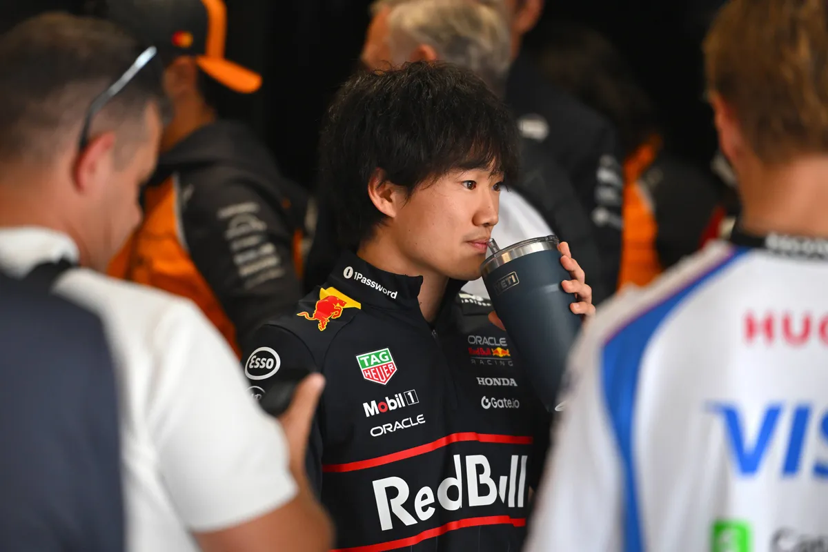 Red Bull-coureur Yuki Tsunoda in Hongarije