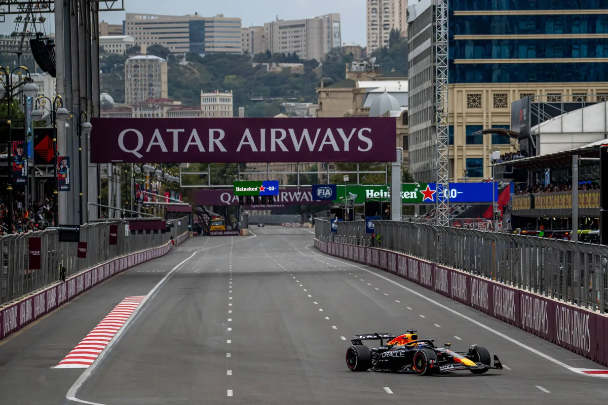 De voorsprong van Max Verstappen over de rest van het veld in Azerbeidzjan