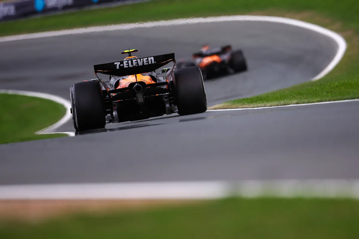 De achtervleugel van de McLaren van Lando Norris in Nederland