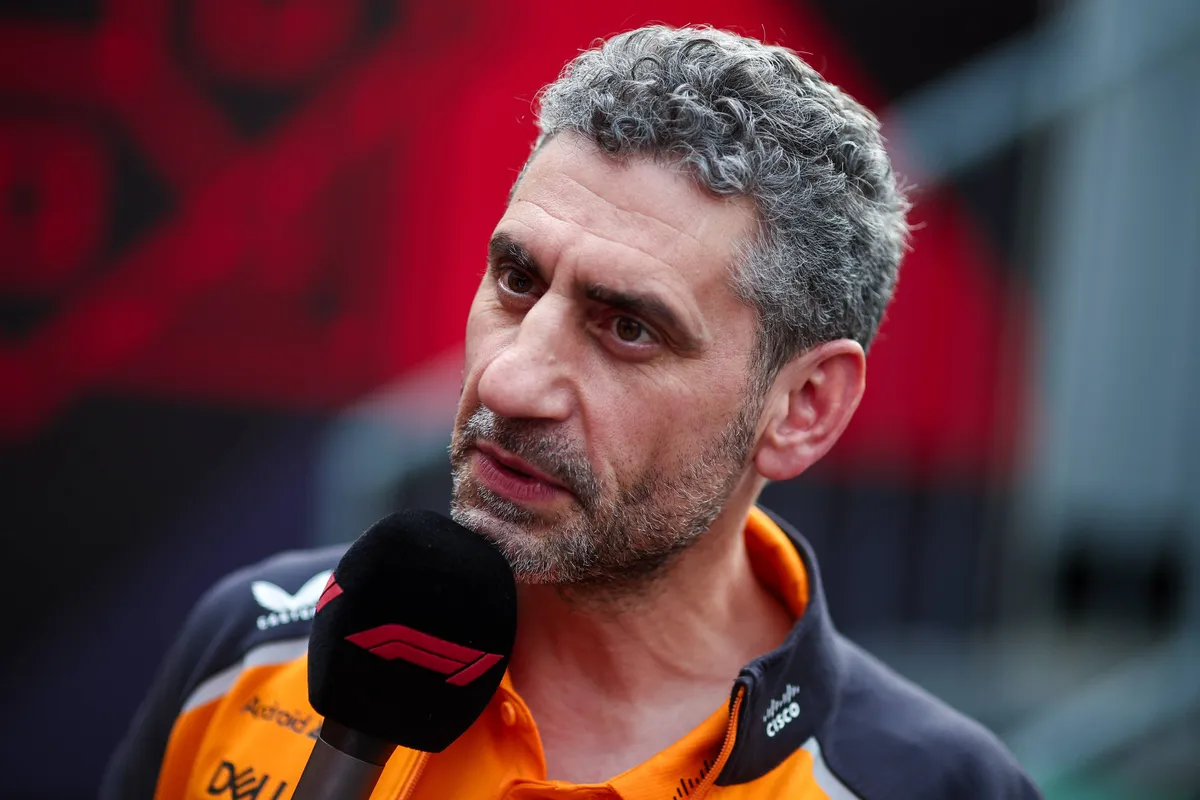McLaren-teambaas Andrea Stella staat de pers te woord in Azerbeidzjan
