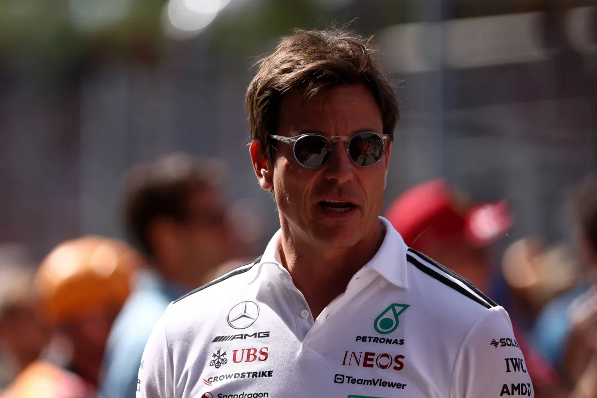 Mercedes-baas Toto Wolff op de Formule 1-grid
