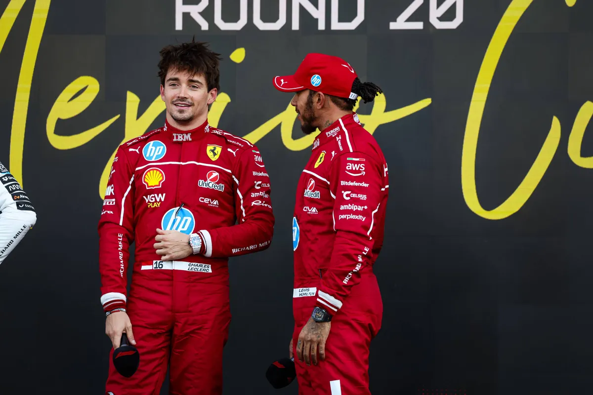 lewis hamilton en charles leclerc na gp mexico