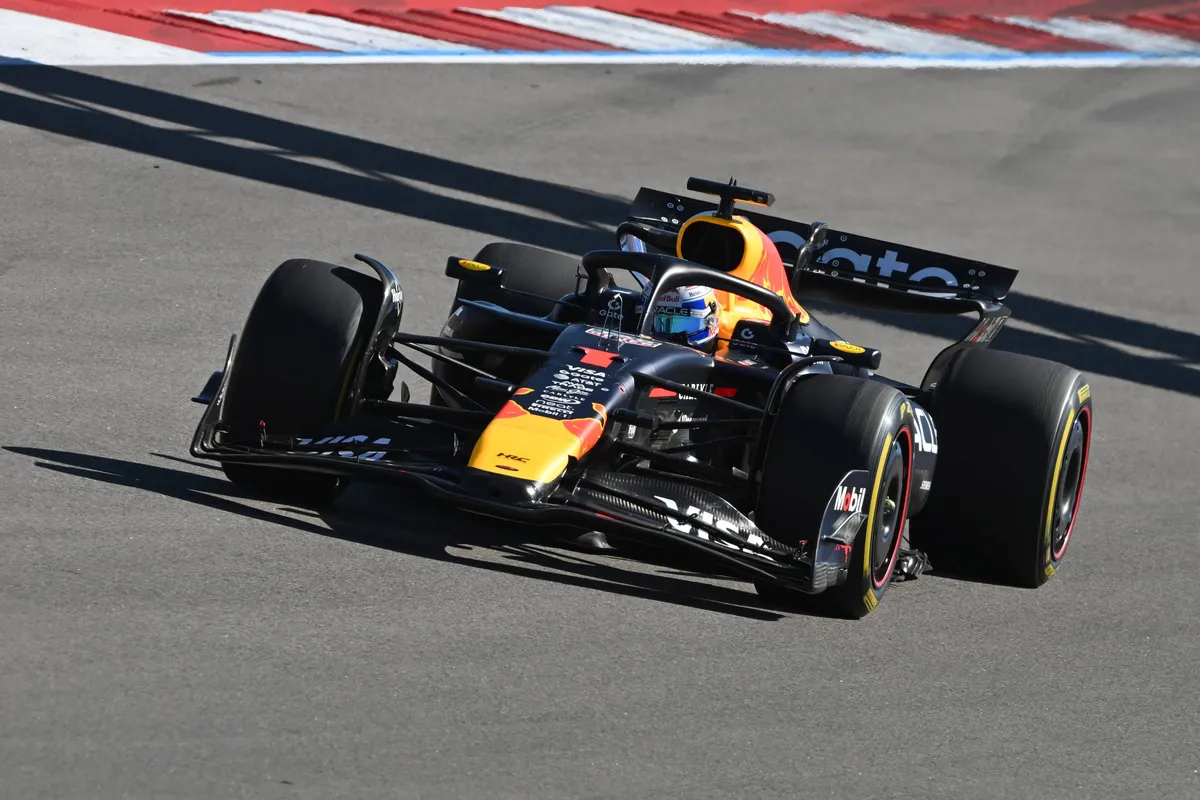 Red Bull-coureur Max Verstappen wint in de Verenigde Staten, maar begint het GP-weekend in Mexico op achterstand door een keuze van Red Bull