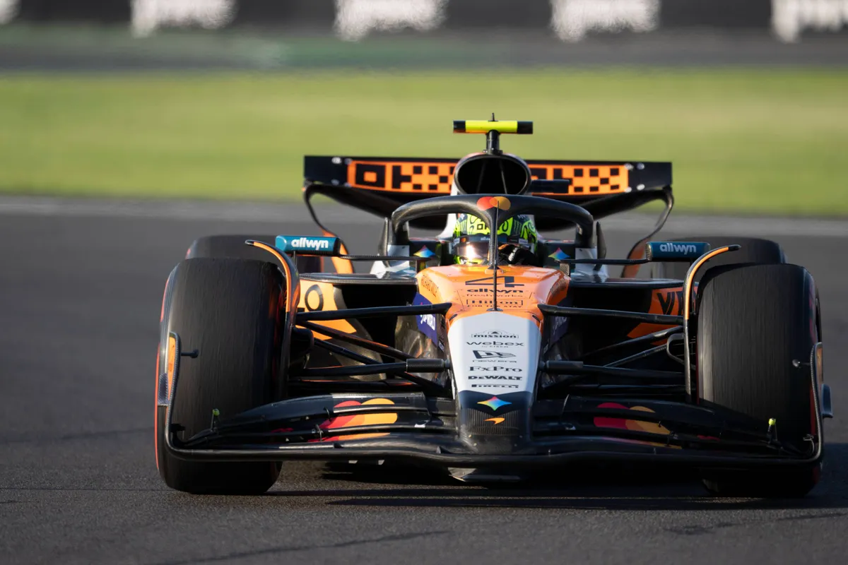 McLaren-coureur Lando Norris tijdens de Grand Prix van Mexico in 2025
