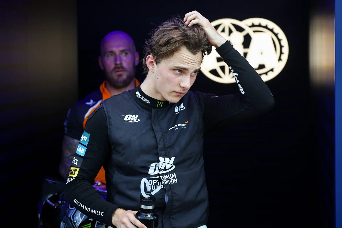 Een verslagen Oscar Piastri tijdens het Grand Prix-weekend in de Verenigde Staten