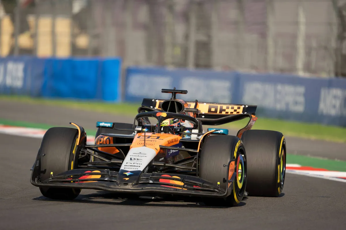 McLaren-coureur Oscar Piastri tijdens VT2 in Mexico