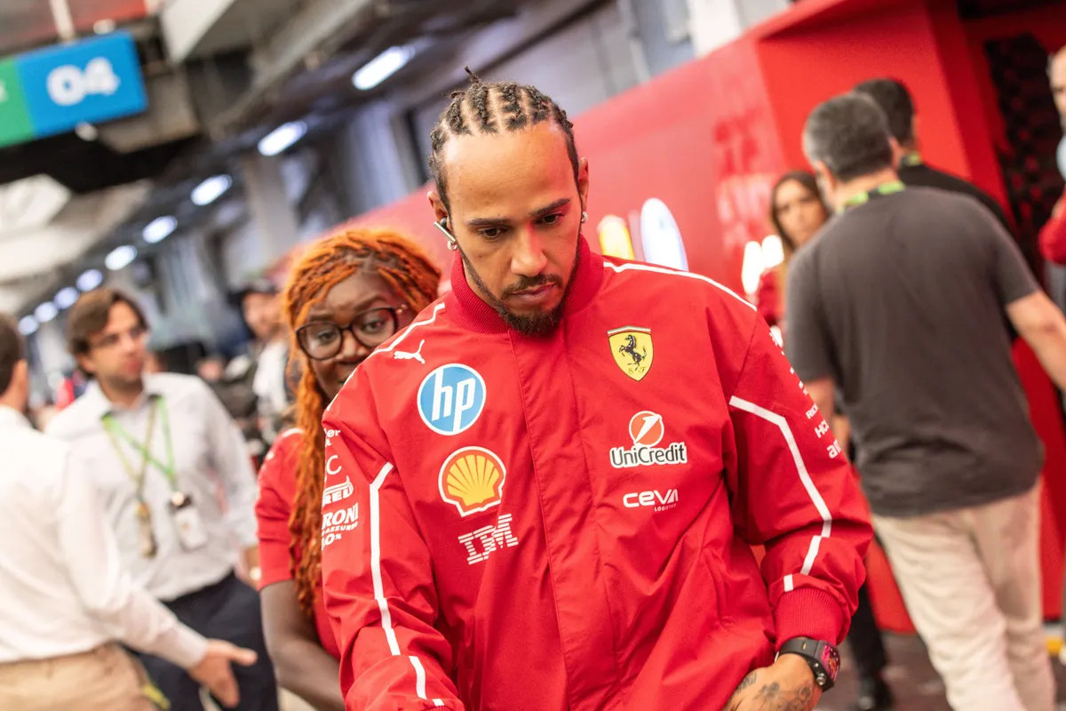 Ferrari-coureur Lewis Hamilton tijdens het Grand Prix-weekend in Brazilië