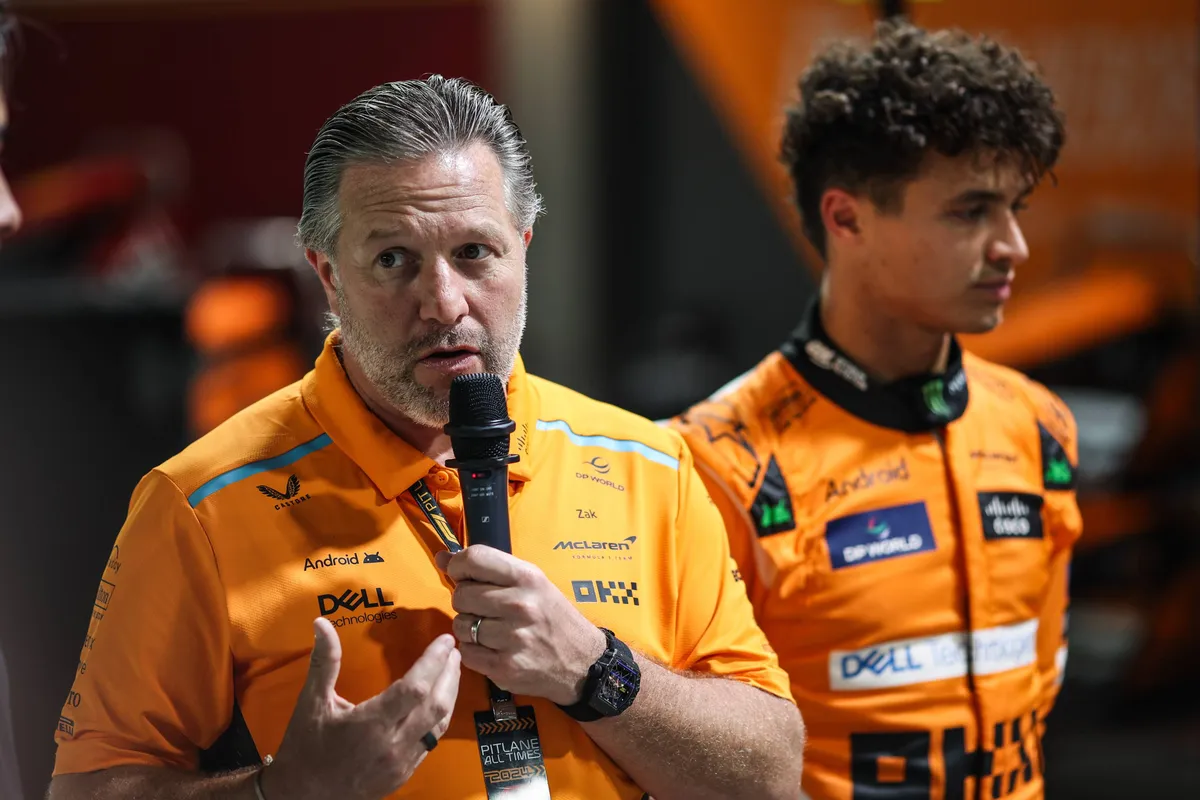 Lando Norris en Zak Brown in Singapore 2024