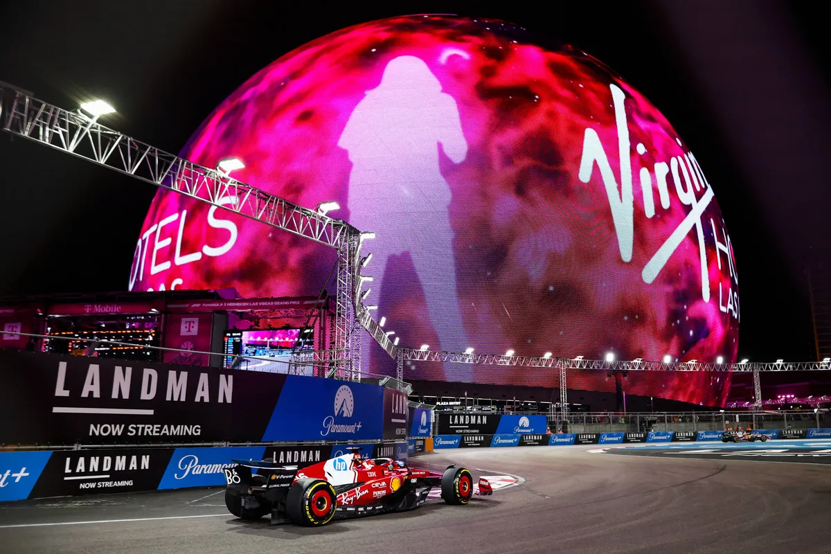 Ferrari-coureur Charles Leclerc tijdens de vrijdag in Las Vegas