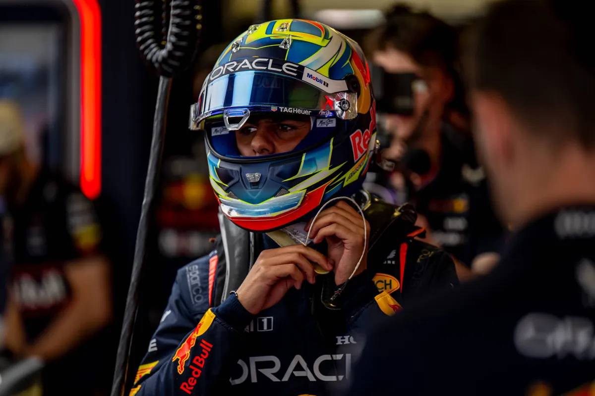 Red Bull-coureur Arvid Lindblad voor zijn VT1-sessie met Red Bull Racing in Mexico