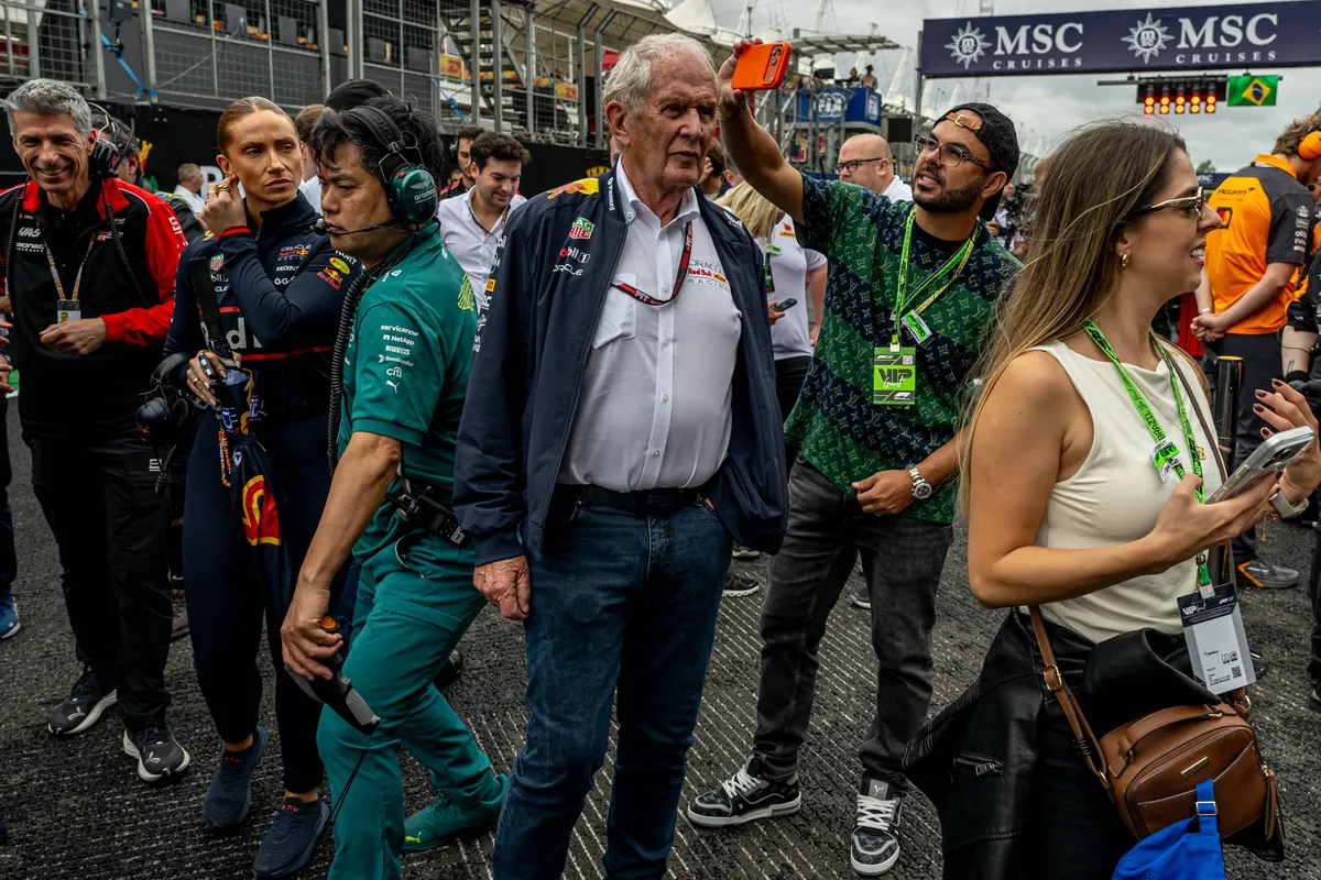 Red Bull-adviseur Helmut Marko op de grid in Brazilië voor de 2025 F1-race
