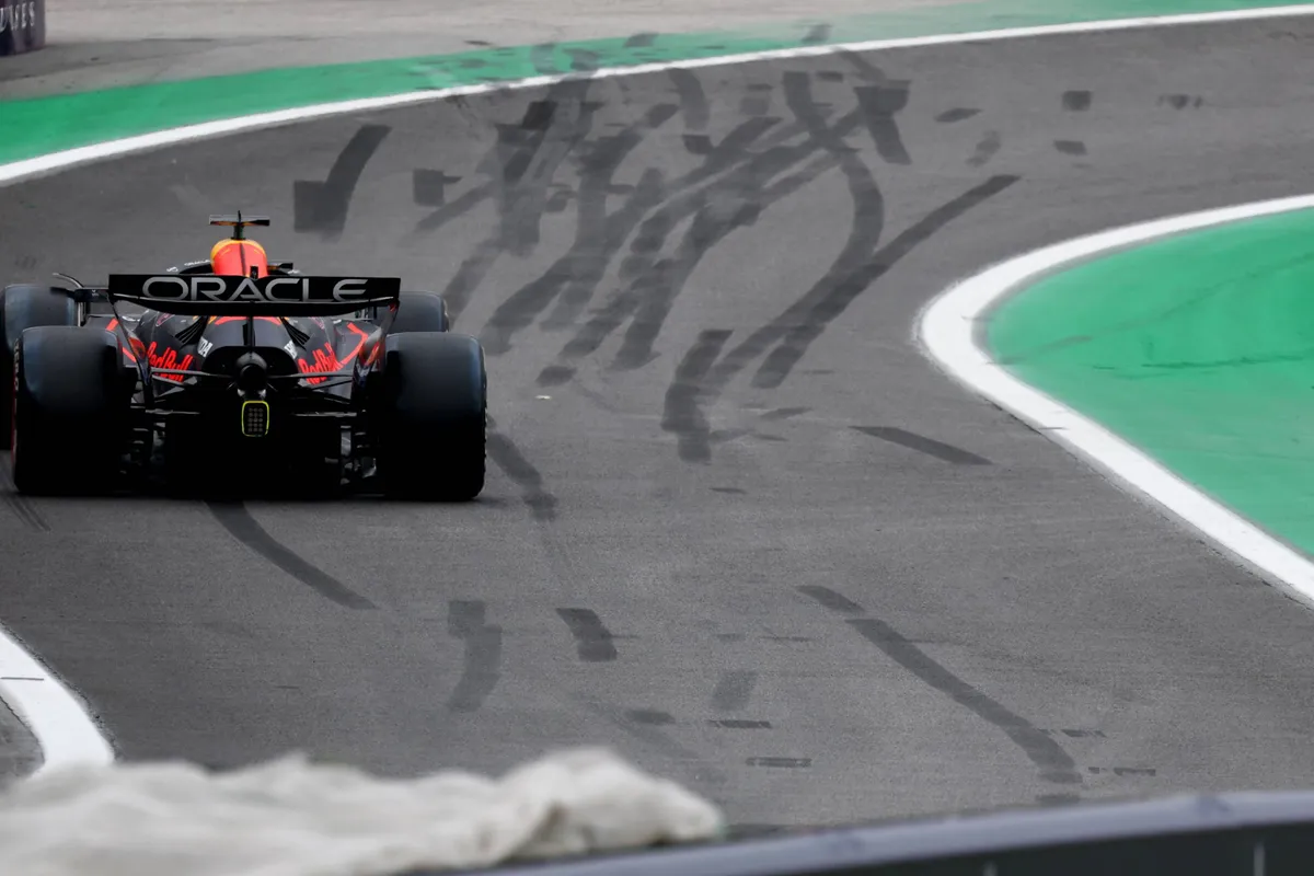 Max Verstappen tijdens het Grand Prix-weekend in Brazilië in zijn Red Bull Racing RB21