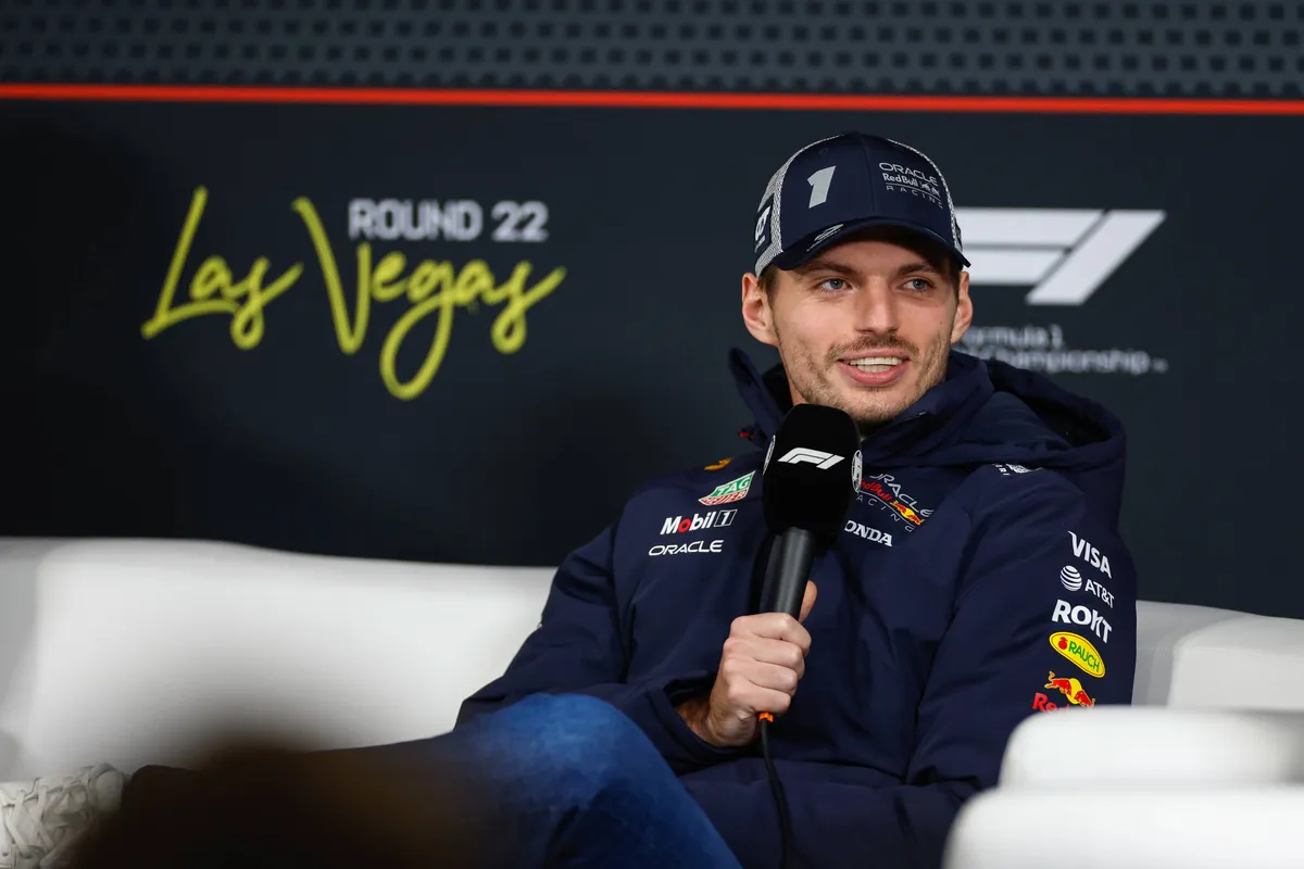 Red Bull-coureur Max Verstappen tijdens de persconferentie in Las Vegas