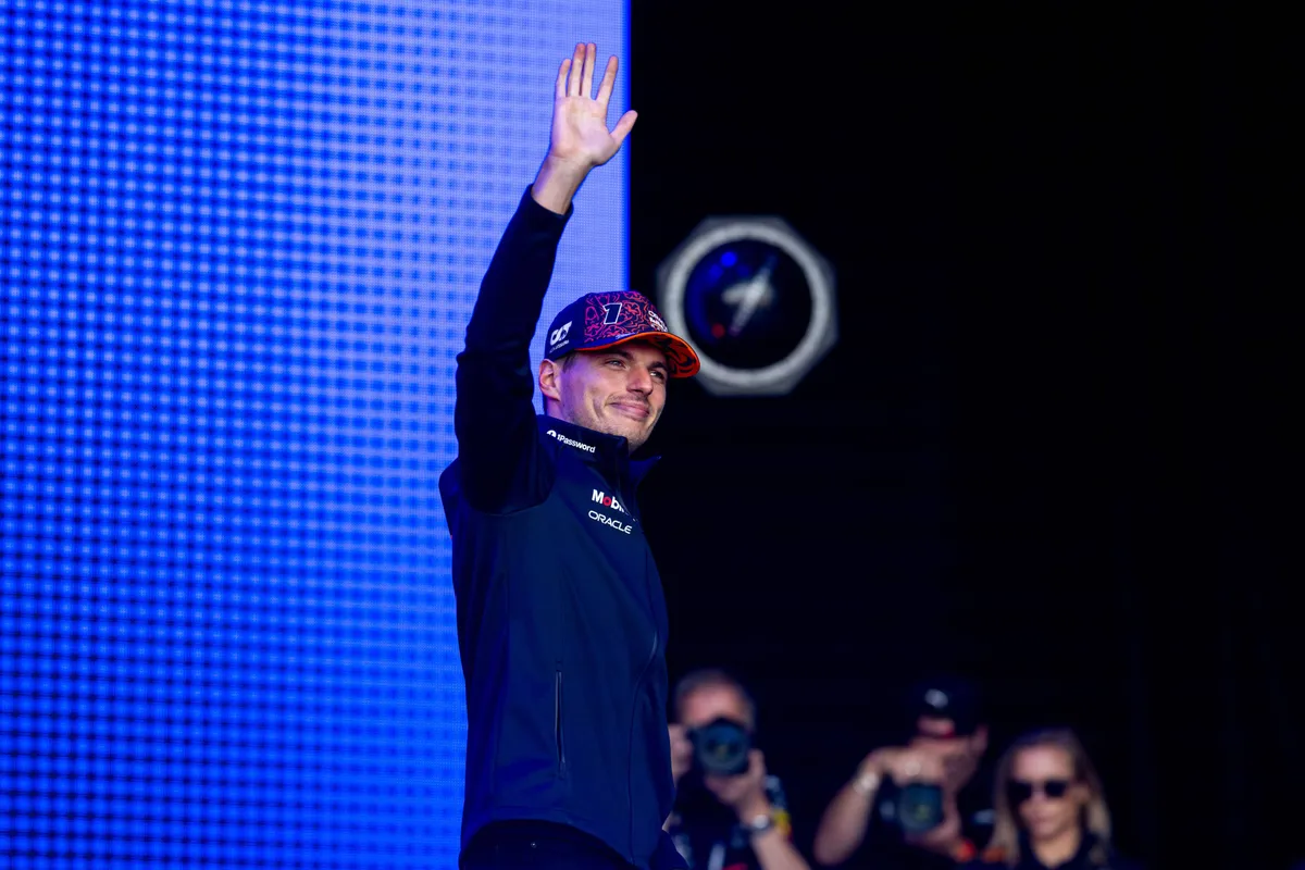 max verstappen op een podium