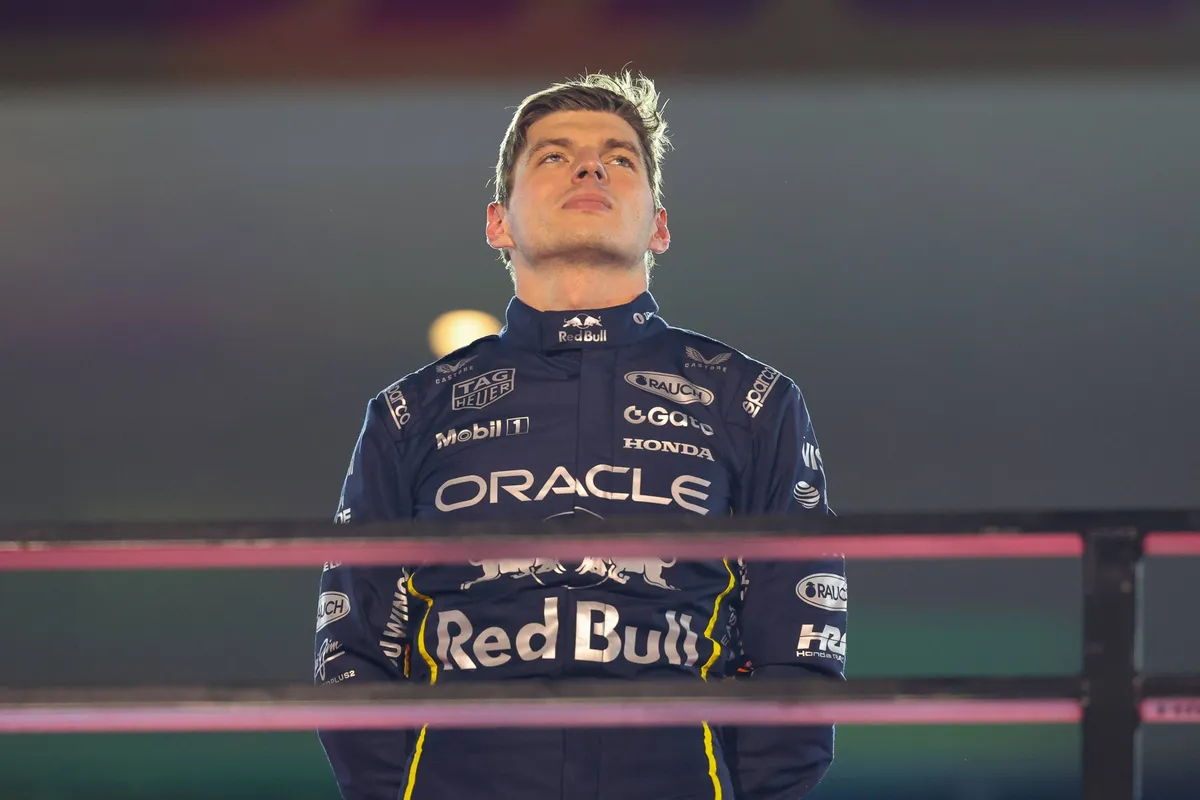 Max Verstappen tijdens podiumceremonie in Las Vegas