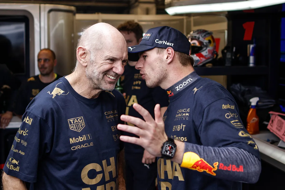 Max Verstappen en Adrian Newey bij Red Bull Racing