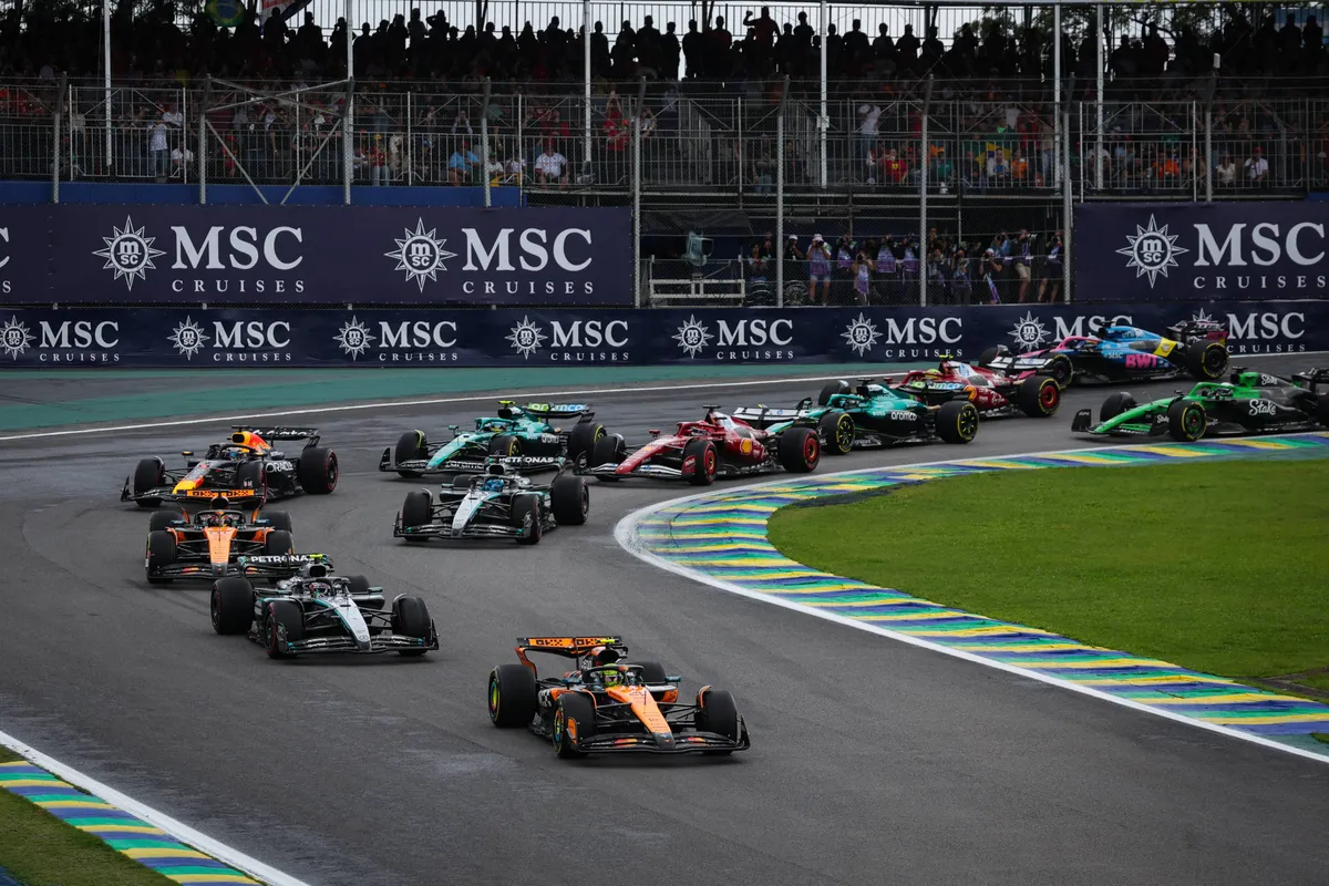De start van de Sprint tijdens het Grand Prix-weekend in Brazilië in 2025