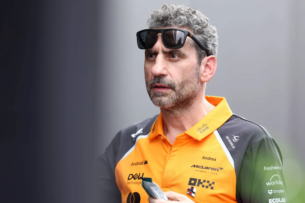 McLaren-teambaas Andrea Stella tijdens het Grand Prix-weekend in Hongarije in 2025